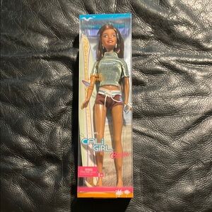 Barbie Cali Girl Doll with Surfboard - Green and Brown Outfit